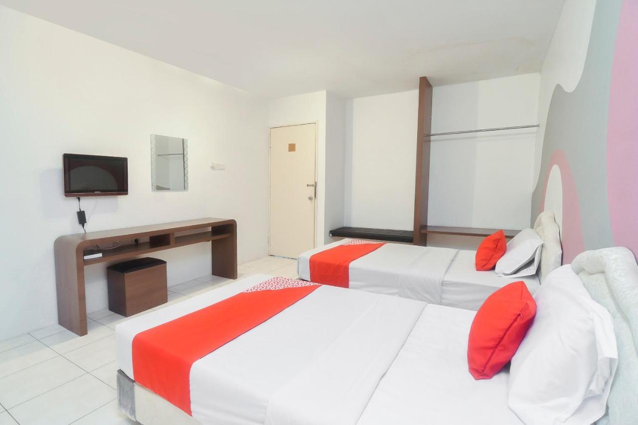 קוצ'ינג Oyo 44034 Furama Lodging House מראה חיצוני תמונה
