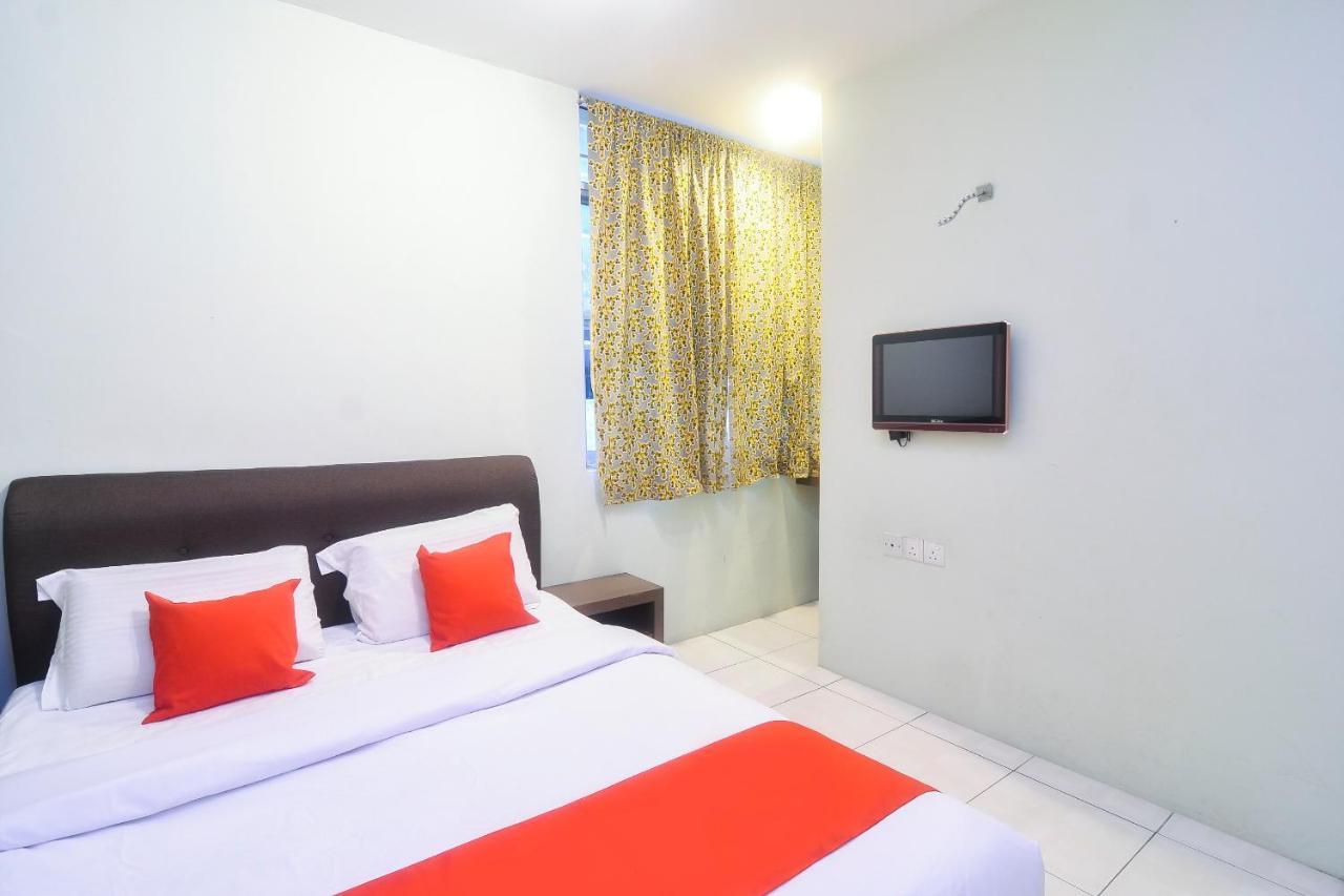 קוצ'ינג Oyo 44034 Furama Lodging House מראה חיצוני תמונה
