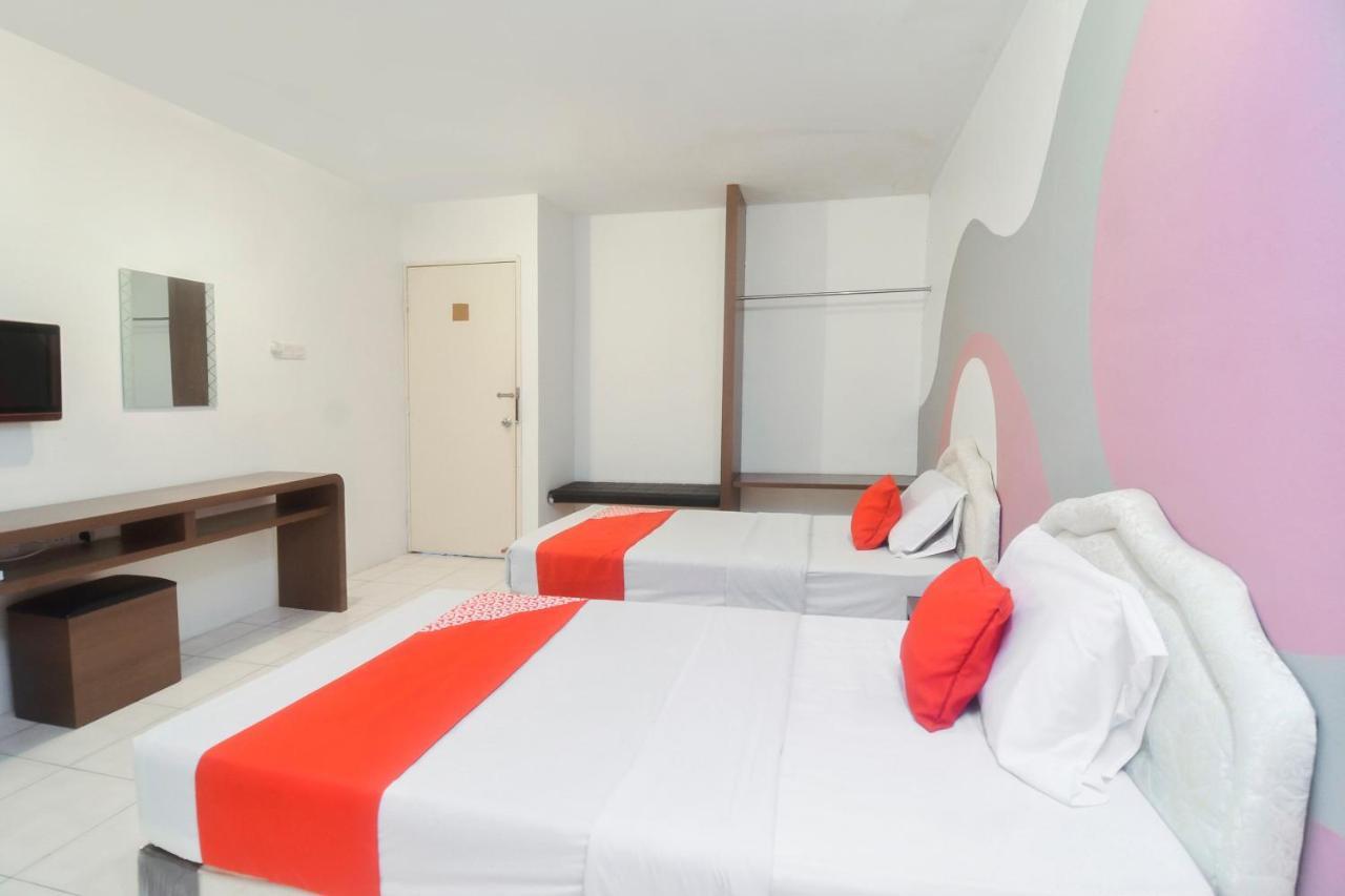 קוצ'ינג Oyo 44034 Furama Lodging House מראה חיצוני תמונה