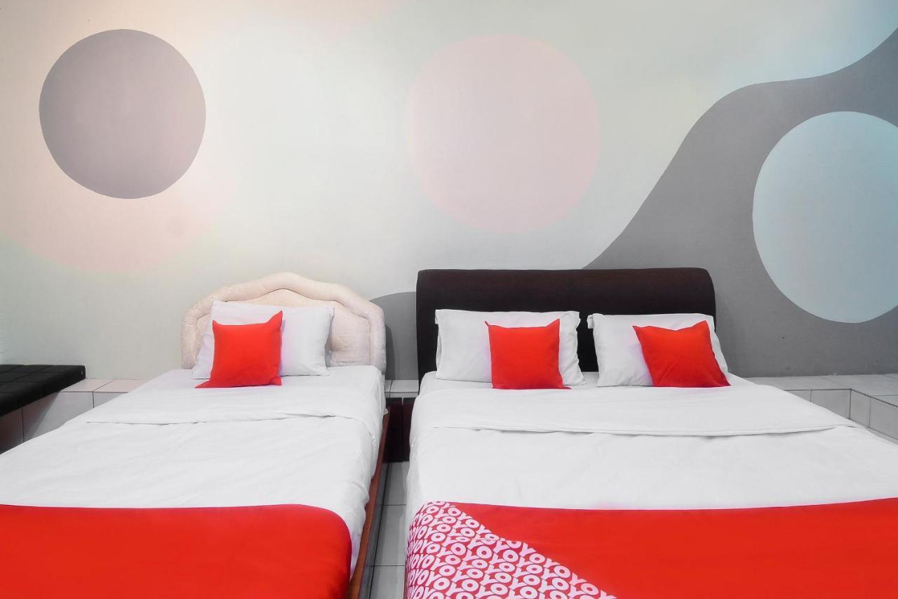 קוצ'ינג Oyo 44034 Furama Lodging House מראה חיצוני תמונה