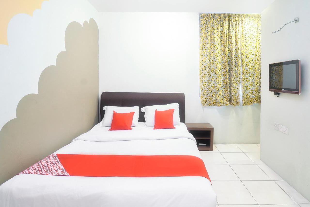 קוצ'ינג Oyo 44034 Furama Lodging House מראה חיצוני תמונה