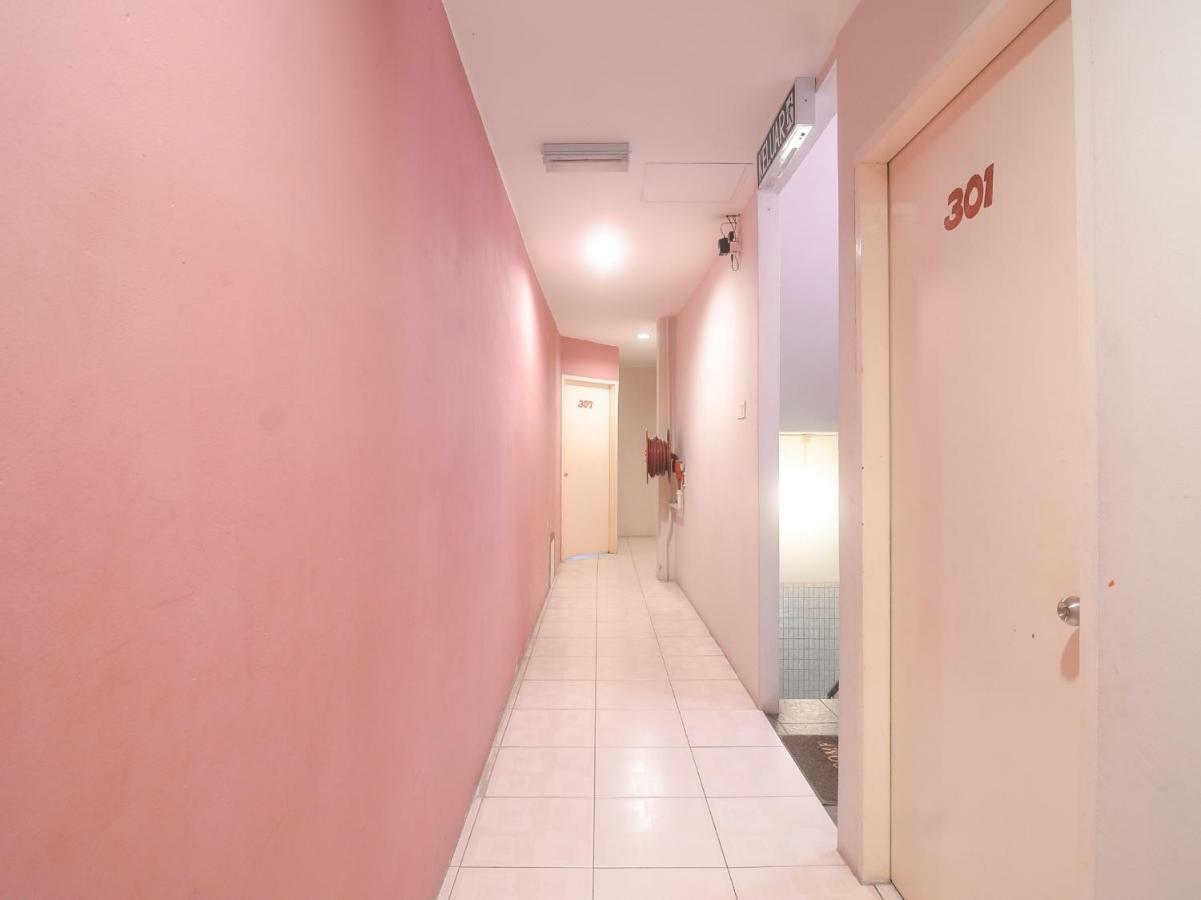קוצ'ינג Oyo 44034 Furama Lodging House מראה חיצוני תמונה