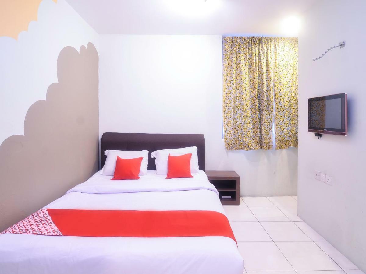 קוצ'ינג Oyo 44034 Furama Lodging House מראה חיצוני תמונה