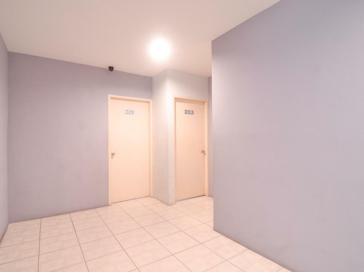 קוצ'ינג Oyo 44034 Furama Lodging House מראה חיצוני תמונה